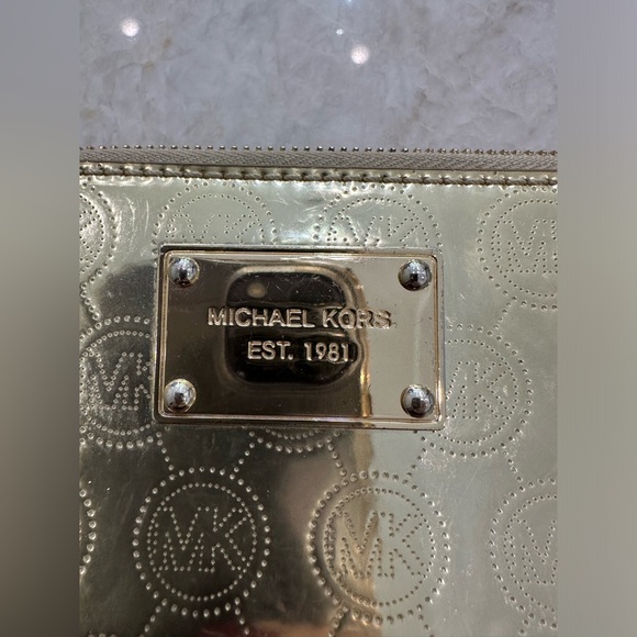 Michael Kors Metallic Gold leather zip wallet - Picture 3 of 7
